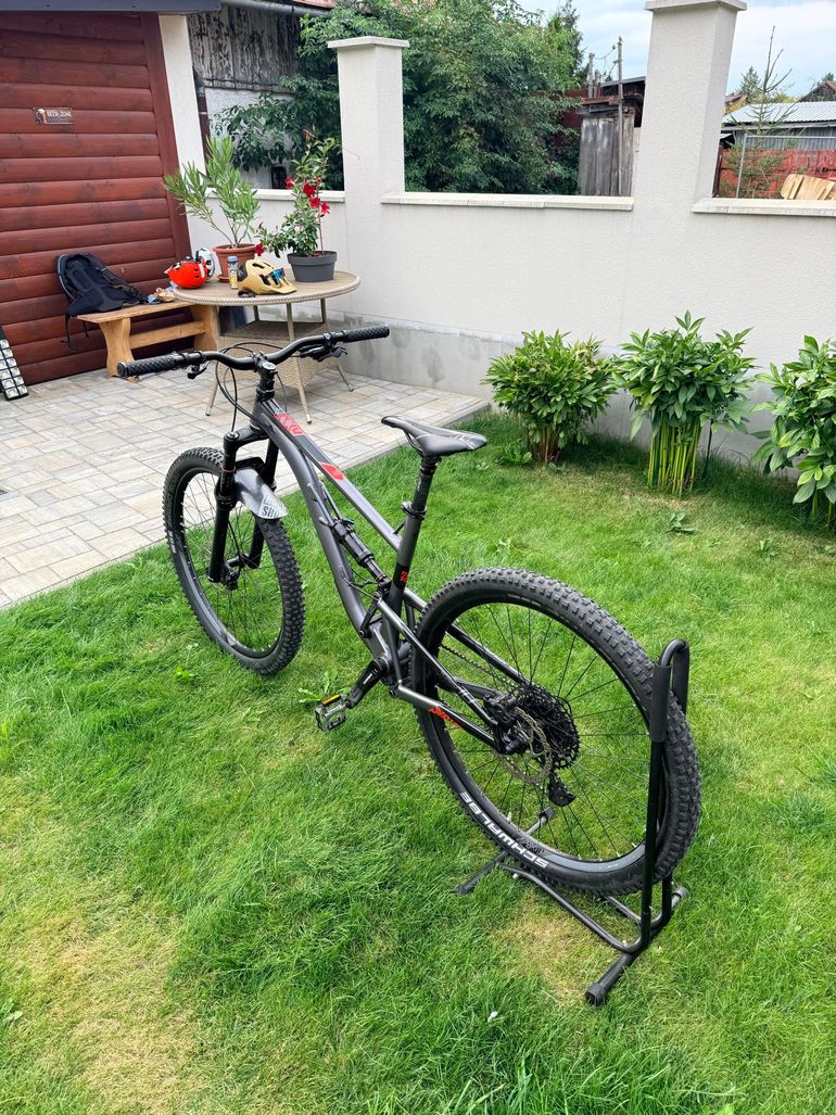 Kellys THORX 10 29" 2021 2021 Mountainbike usato, Grigio chiaro — immagine 3 di 11