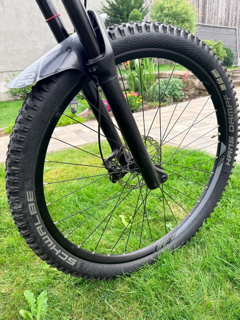 Kellys THORX 10 29" 2021 2021 Mountainbike usato, Grigio chiaro — immagine 7 di 11