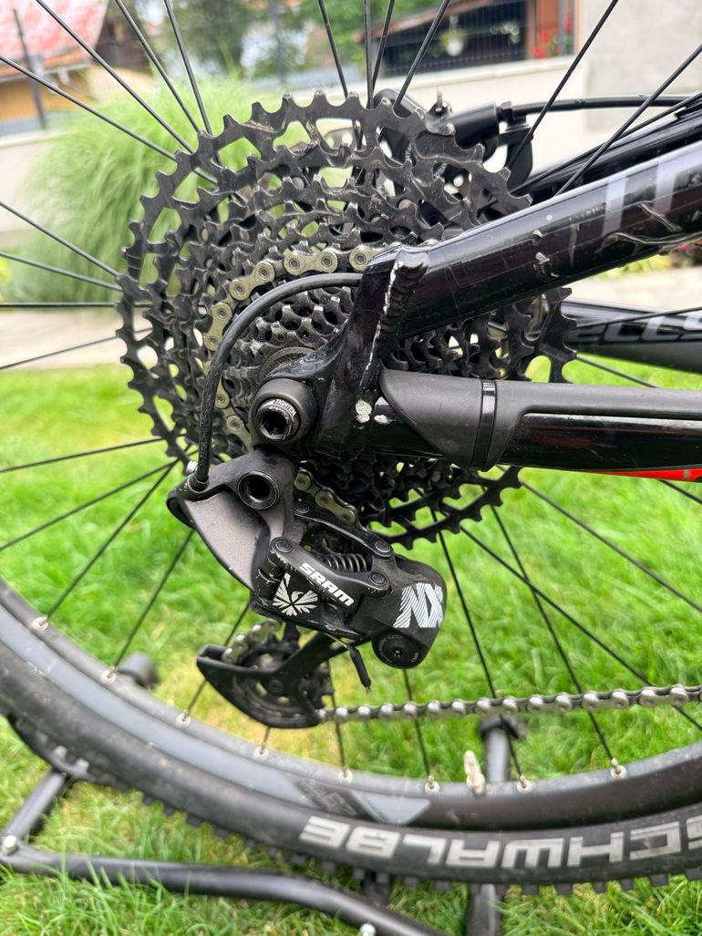 Kellys THORX 10 29" 2021 2021 Mountainbike usato, Grigio chiaro — immagine 6 di 11