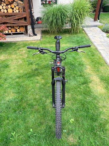 Kellys THORX 10 29" 2021 2021 Mountainbike usato, Grigio chiaro — immagine 4 di 11