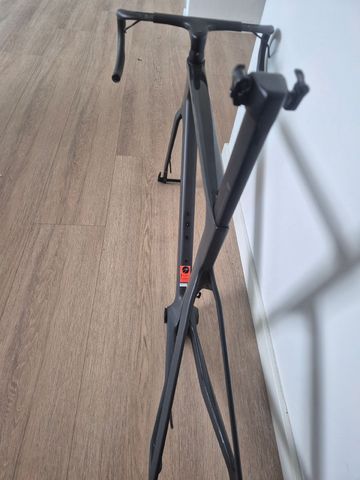 Used Canyon Aeroad CFR Disc Di2 2021 Frameset 2021 Road & Gravel, Black — image 3 of 7