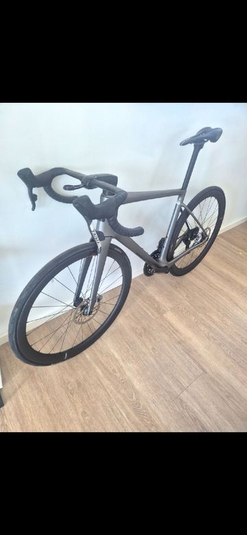 Brugt Enve Bikes Custom SRAM Red eTap AXS 2024 Road & Gravel — billede 2 af 9