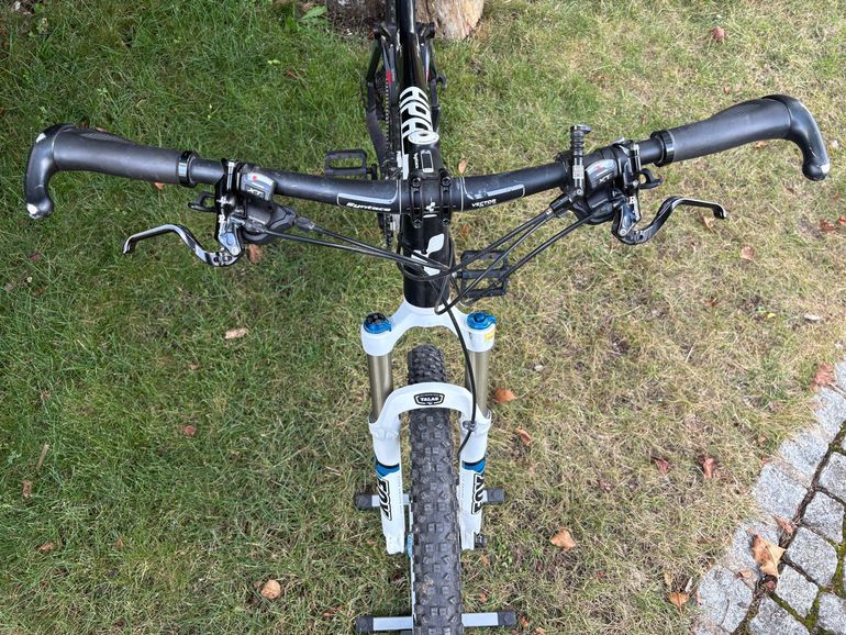 Used CUBE Shimano Deore XT 2012 Mountainbike, White — image 6 of 7