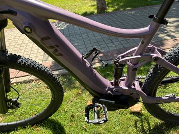 Used Liv Embolden E+ 2 2022 2022 Mountainbike, Purple, 27.5, 29 — image 13 of 15