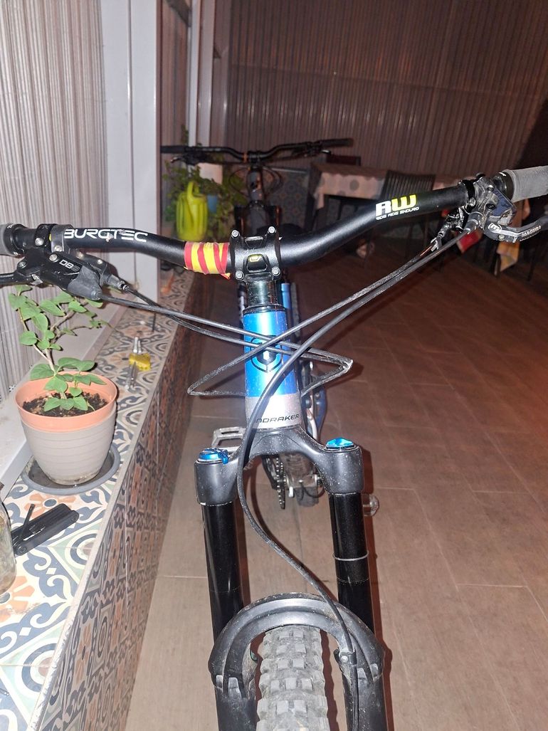 Tweedehands Mondraker SUPERFOXY 2023 2023 Mountainbike — afbeelding 2 van 5