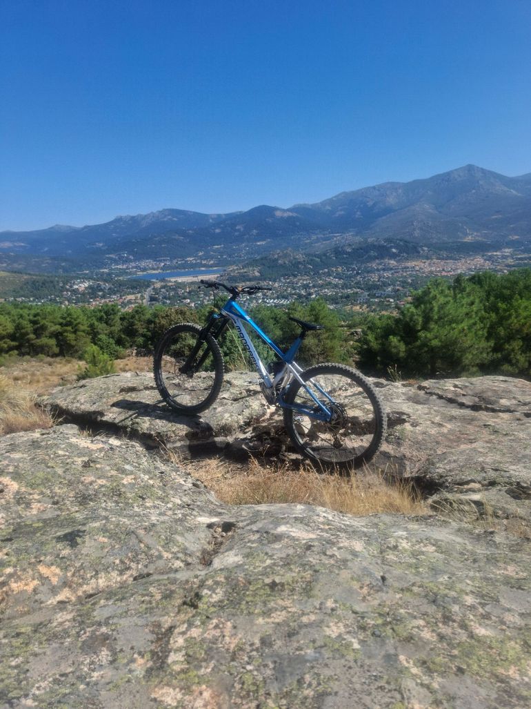 Tweedehands Mondraker SUPERFOXY 2023 2023 Mountainbike — afbeelding 3 van 5