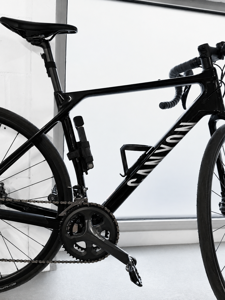 Canyon Endurace CF 6 2026 2026 Road & Gravel usato, Nero — immagine 2 di 7