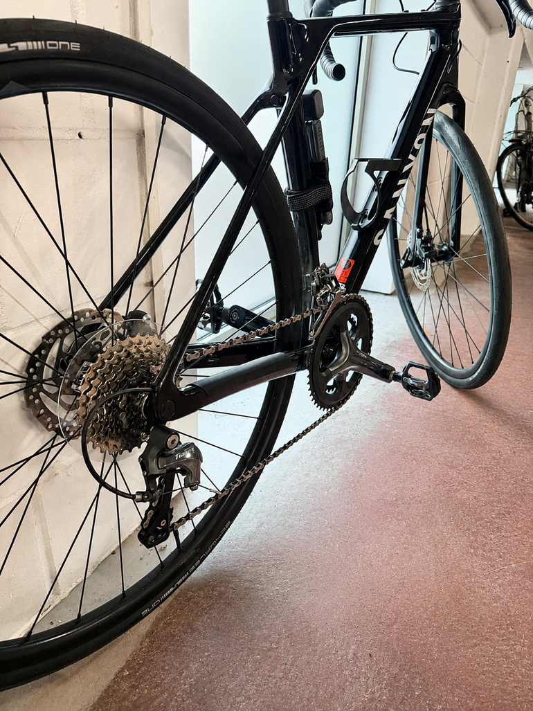 Canyon Endurace CF 6 2026 2026 Road & Gravel usato, Nero — immagine 3 di 7