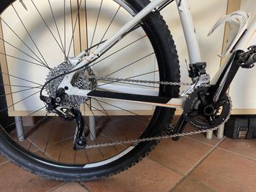 Used Specialized Jett Comp 29 2017 2017 Mountainbike, White — image 3 of 5