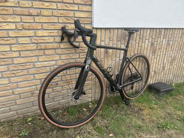 Used Scott Addict 10 2024 2024 Road & Gravel, Green — image 4 of 4