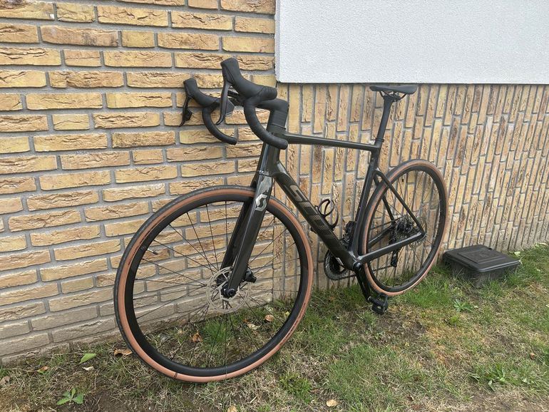 Used Scott Addict 10 2024 2024 Road & Gravel, Green — image 4 of 4