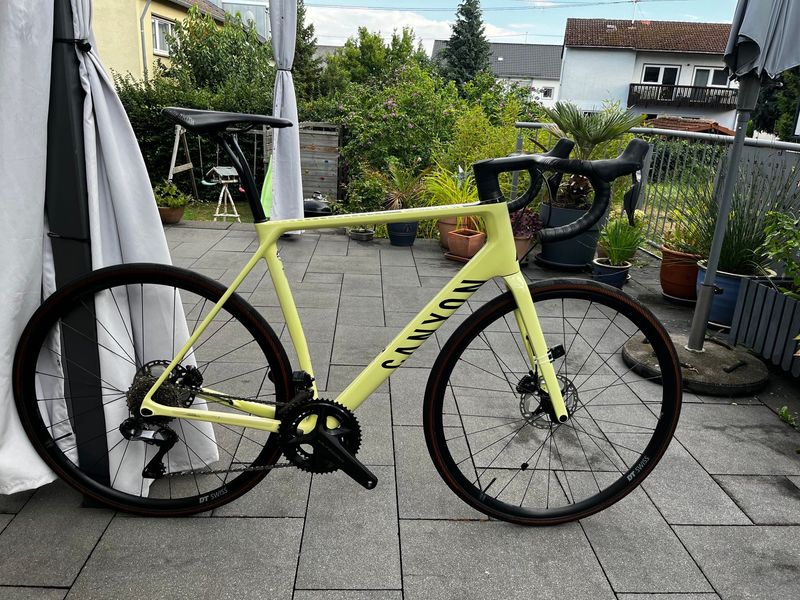 Used Canyon Endurace CF SL 8 Di2 2022 2022 Road & Gravel