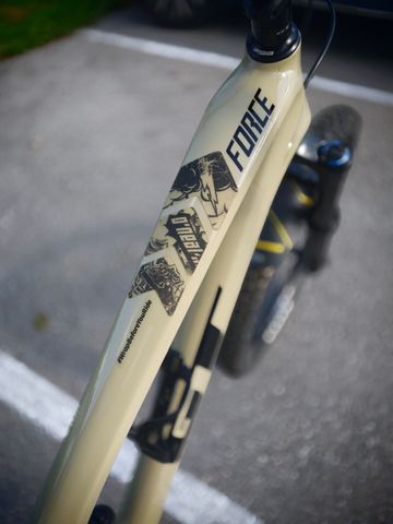 Używany GT Force Carbon Elite 2022 2022 Mountainbike — zdjęcie 11 z 12