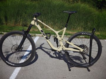 Używany GT Force Carbon Elite 2022 2022 Mountainbike — zdjęcie 2 z 12