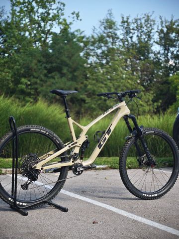 Używany GT Force Carbon Elite 2022 2022 Mountainbike — zdjęcie 12 z 12