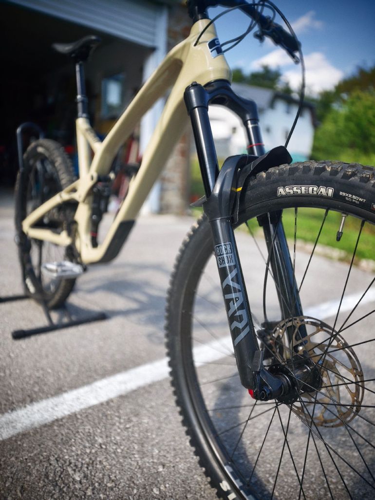 Używany GT Force Carbon Elite 2022 2022 Mountainbike — zdjęcie 9 z 12