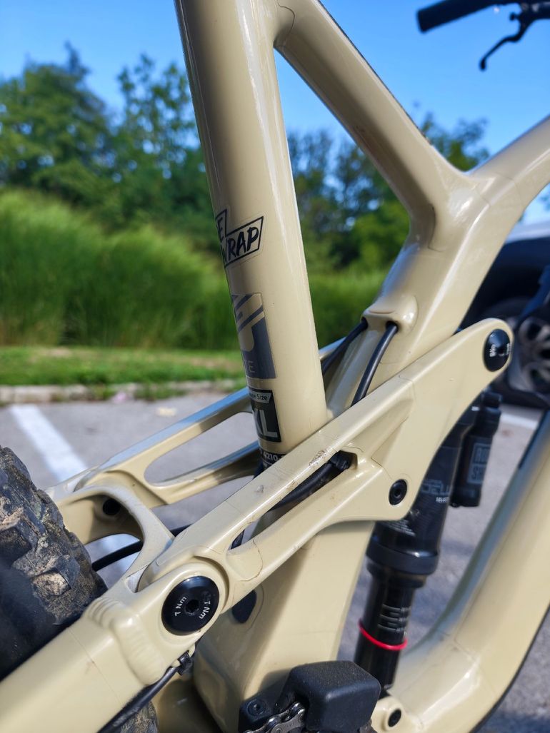 Używany GT Force Carbon Elite 2022 2022 Mountainbike — zdjęcie 4 z 12