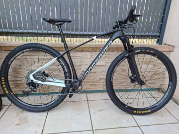 Mondraker CHRONO CARBON 2023 2023 Mountainbike usato, Nero — immagine 1 di 3
