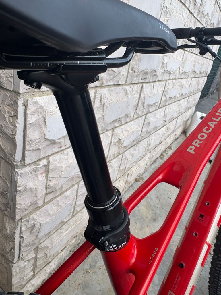 Trek Procaliber 9.5 Gen 3 2025 2025 Mountainbike usato, Rosso — immagine 4 di 6
