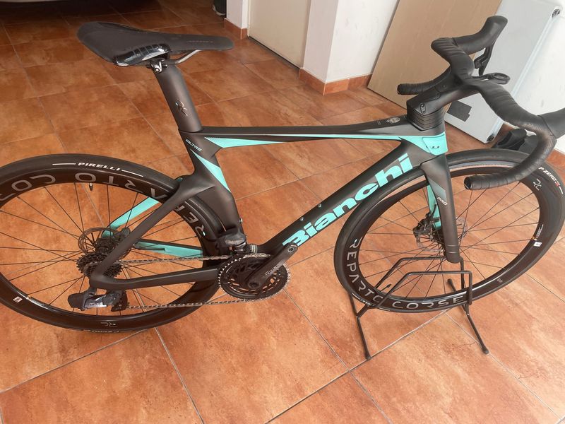 Used Bianchi Oltre PRO - Sram Force eTap AXS disc 2023 2023 Road & Gravel