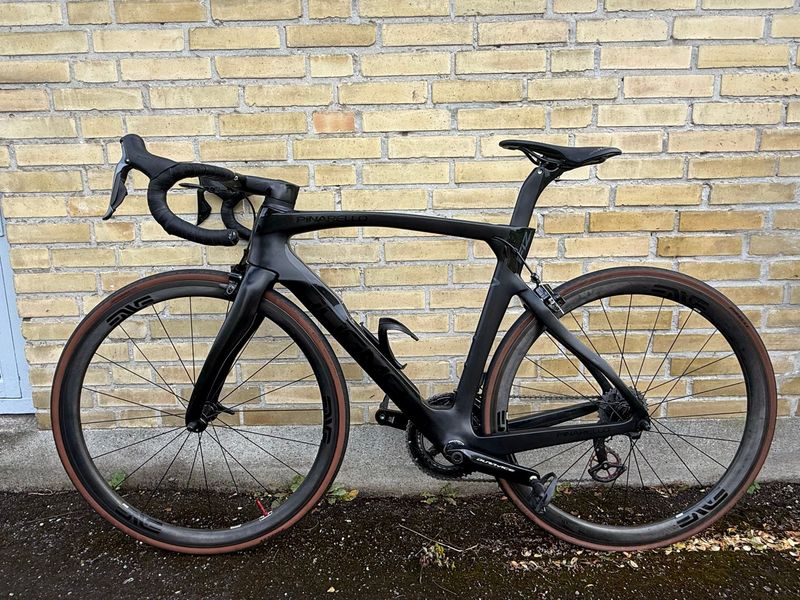 Used Pinarello DOGMA F12 DURA ACE Di2 Rim 2022 2022 Road & Gravel