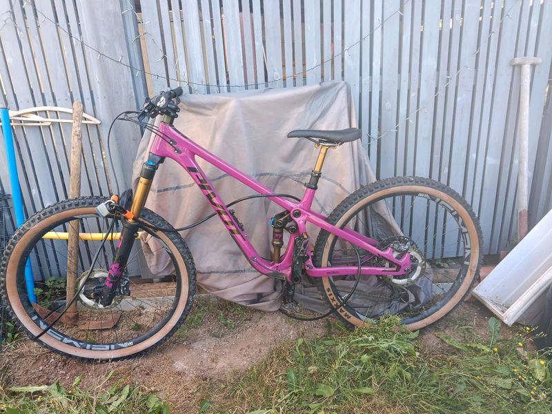 Tweedehands Pivot SHADOWCAT Pro XT/XTR w/ Carbon Wheels 2023 2023 MTB