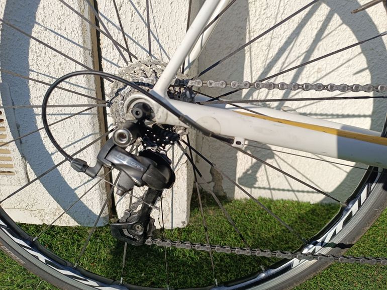 Canyon Ultimate AL 8.0 2011 Road & Gravel usato, Bianco — immagine 3 di 4
