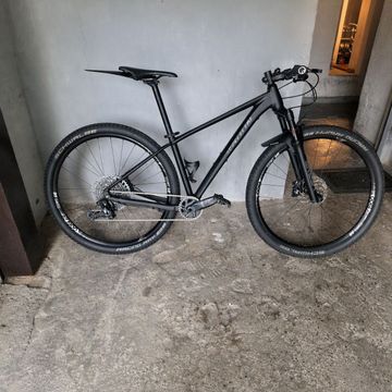 Radon JEALOUS AL 9.0 2020 2020 Mountainbike usato, Nero — immagine 1 di 8