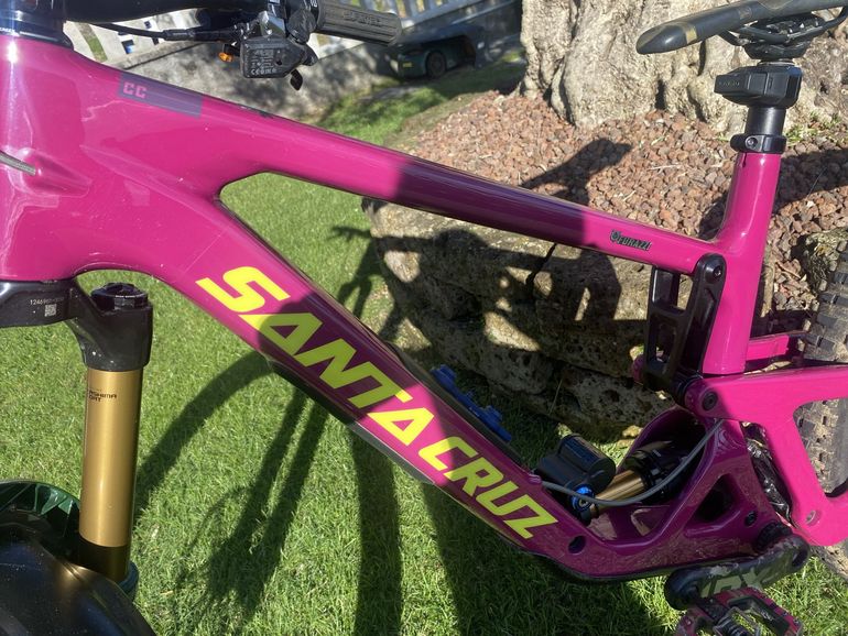 Santa Cruz Bronson GX AXS 2026 Frameset 2026 Mountainbike d'occasion — image 7 sur 10