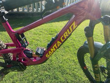 Santa Cruz Bronson GX AXS 2026 Frameset 2026 Mountainbike d'occasion — image 8 sur 10