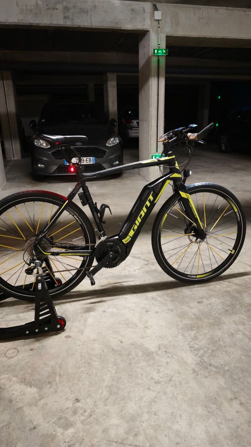 Used Giant FastRoad E+ 2018 Road & Gravel