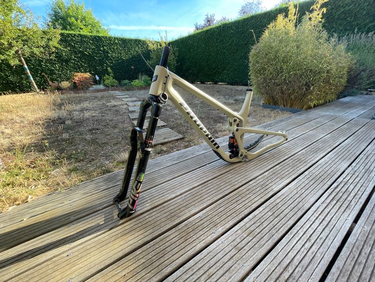 Propain Hugene 2 CF Base 2024 Frameset 2024 Mountainbike d'occasion — image 3 sur 8