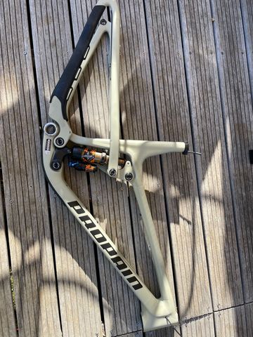 Propain Hugene 2 CF Base 2024 Frameset 2024 Mountainbike d'occasion — image 1 sur 8