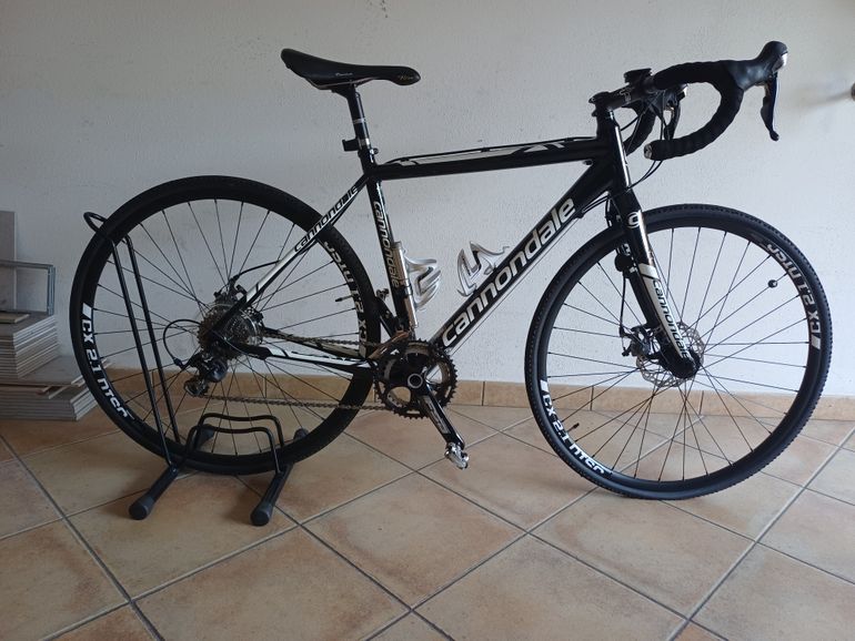 Used Cannondale CAADX 2011 Urban, Black — image 2 of 6