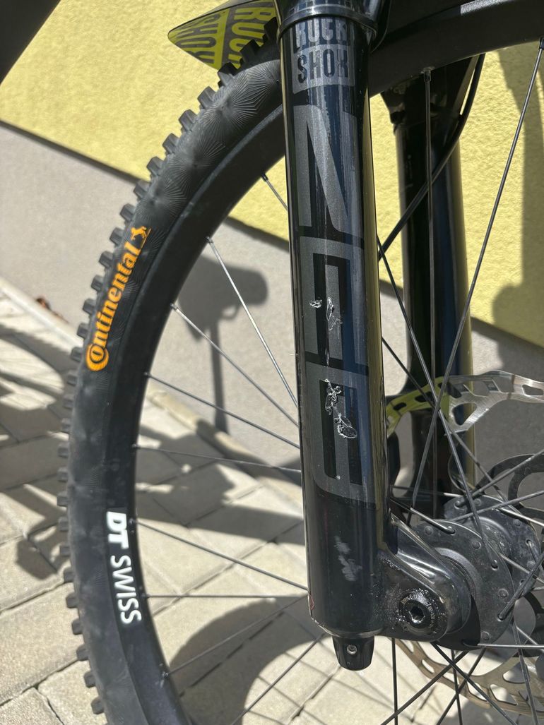 Used Trek Slash 9.8 XT 2022 2022 Mountainbike, Light Gray, 29 — image 7 of 10