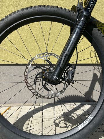 Used Trek Slash 9.8 XT 2022 2022 Mountainbike, Light Gray, 29 — image 5 of 10