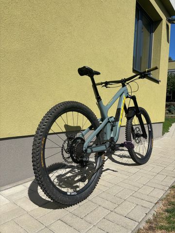 Used Trek Slash 9.8 XT 2022 2022 Mountainbike, Light Gray, 29 — image 3 of 10