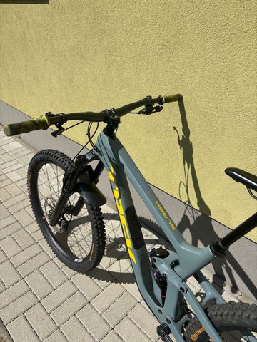 Used Trek Slash 9.8 XT 2022 2022 Mountainbike, Light Gray, 29 — image 4 of 10