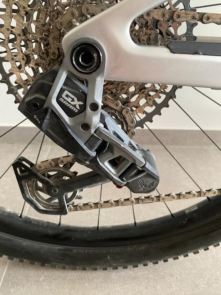 Używany Canyon Lux Trail CF 9 2024 2024 Mountainbike — zdjęcie 3 z 9