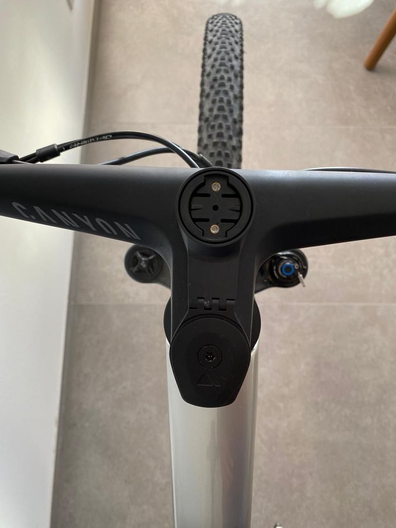 Używany Canyon Lux Trail CF 9 2024 2024 Mountainbike — zdjęcie 4 z 9