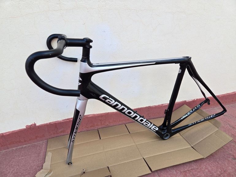 Used Cannondale Synapse Carbon 105 2017 Frameset 2017 Road & Gravel, Light Gray — image 2 of 20