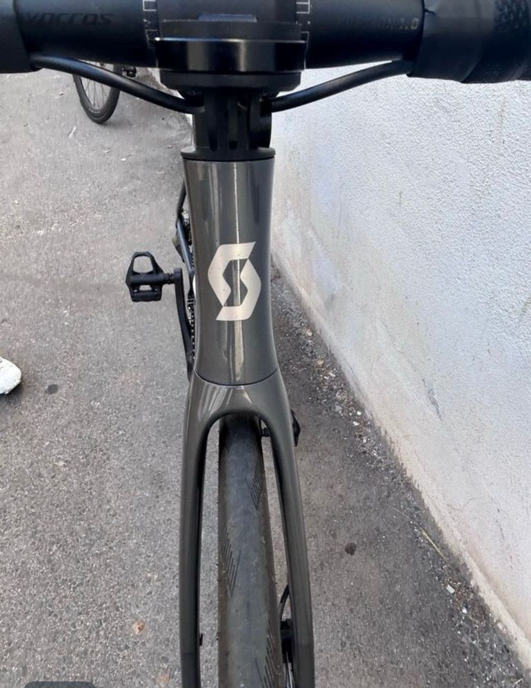 Scott Addict 30 2025 2025 Road & Gravel d'occasion — image 4 sur 9