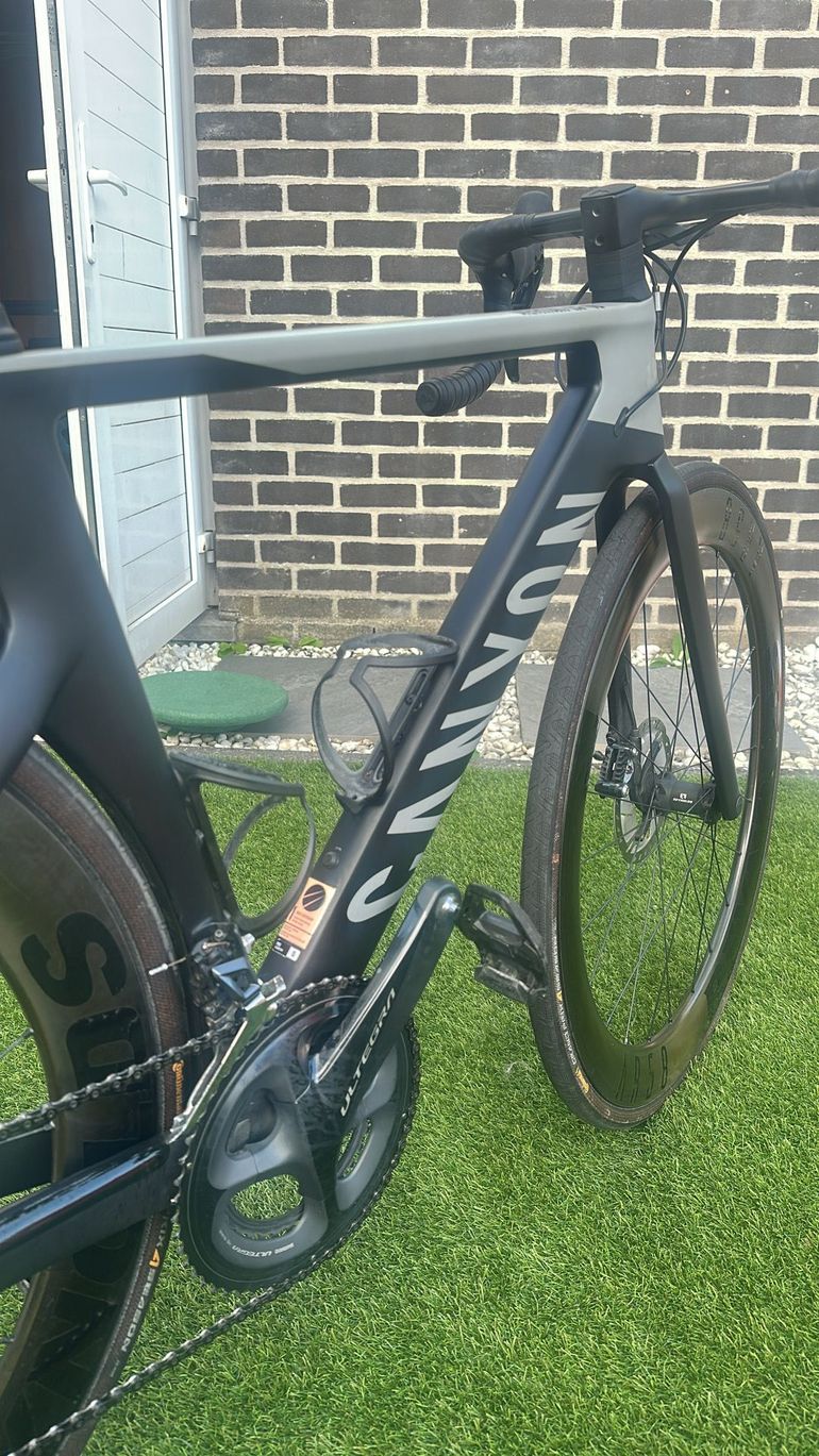 Canyon Aeroad CF SL 8 Disc 2021 2021 Road & Gravel usato, Grigio chiaro — immagine 3 di 8