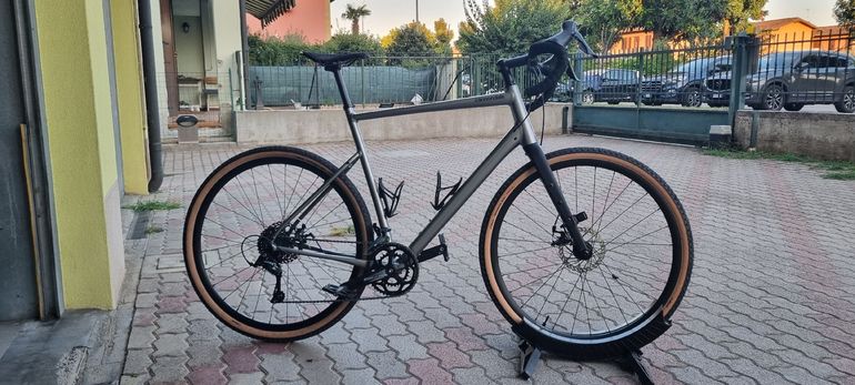 Gebrauchtes Cannondale Topstone 3 2024 2024 Road & Gravel, Hellgrau — Bild 1 von 5