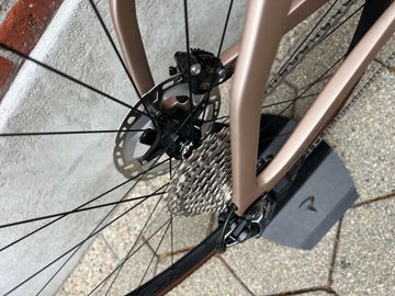 Used Pinarello Grevil Shimano GRX 2025 Road & Gravel, Light Gray — image 9 of 16