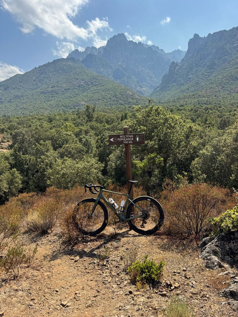 Used Enve Custom SRAM Red 2025 Road & Gravel, Green — image 8 of 9