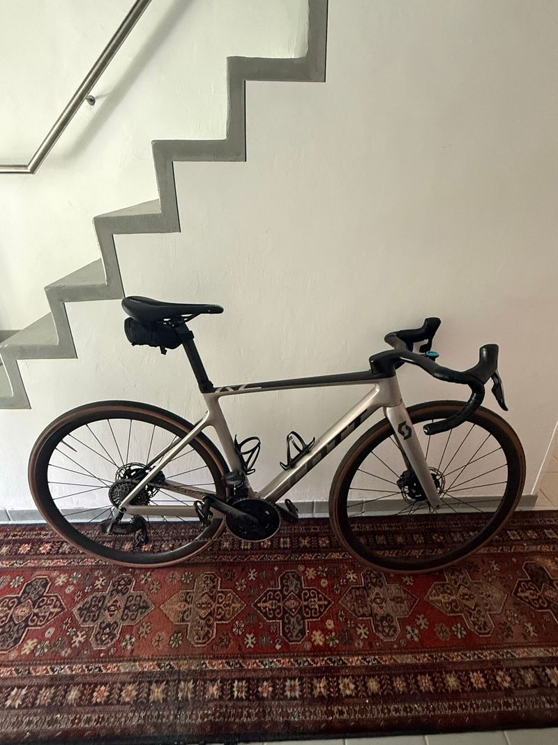 Used Scott Addict RC 10 2022 2022 Road & Gravel
