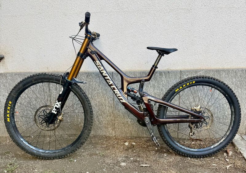 Santa Cruz V10 X01 MX / Carbon CC 2023 2023 MTB d'occasion