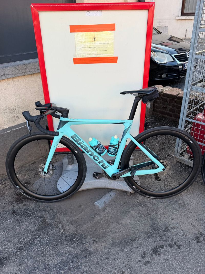 Used Bianchi Oltre Race 2023 sram force eTap AXS 2023 Road & Gravel