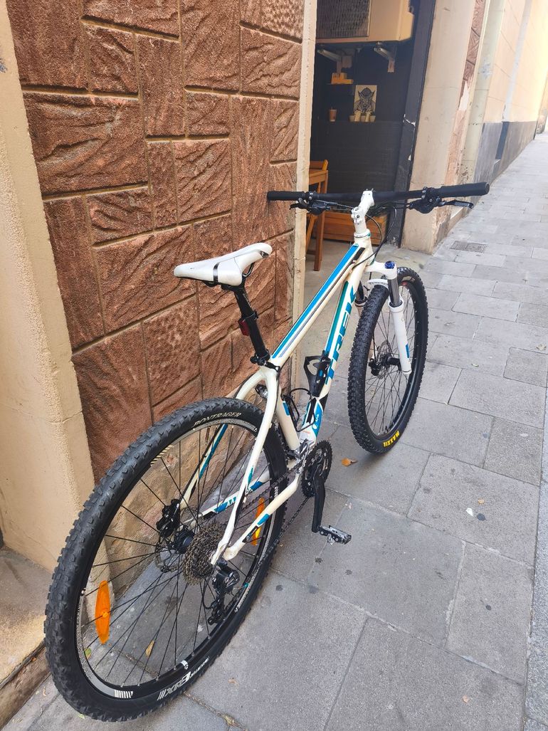Used Trek Mamba 2012 2012 Mountainbike, White, 29 — image 4 of 16